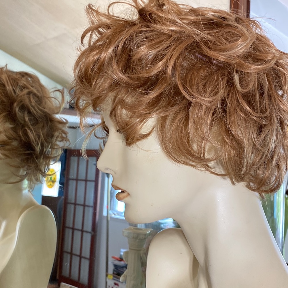 Wig - Picture 9 of 14